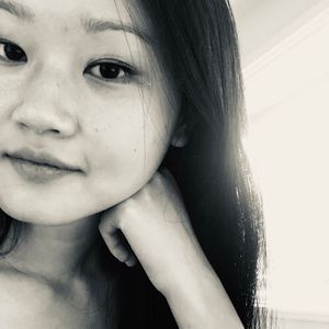 Meet your Posher, Mona